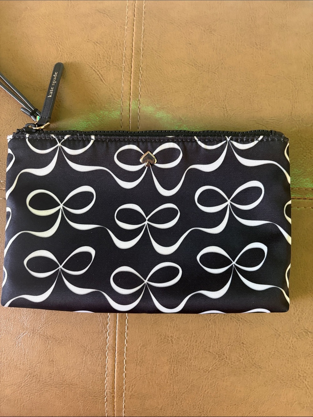 kate spade Black & White Bow-Print Wristlet Pouch